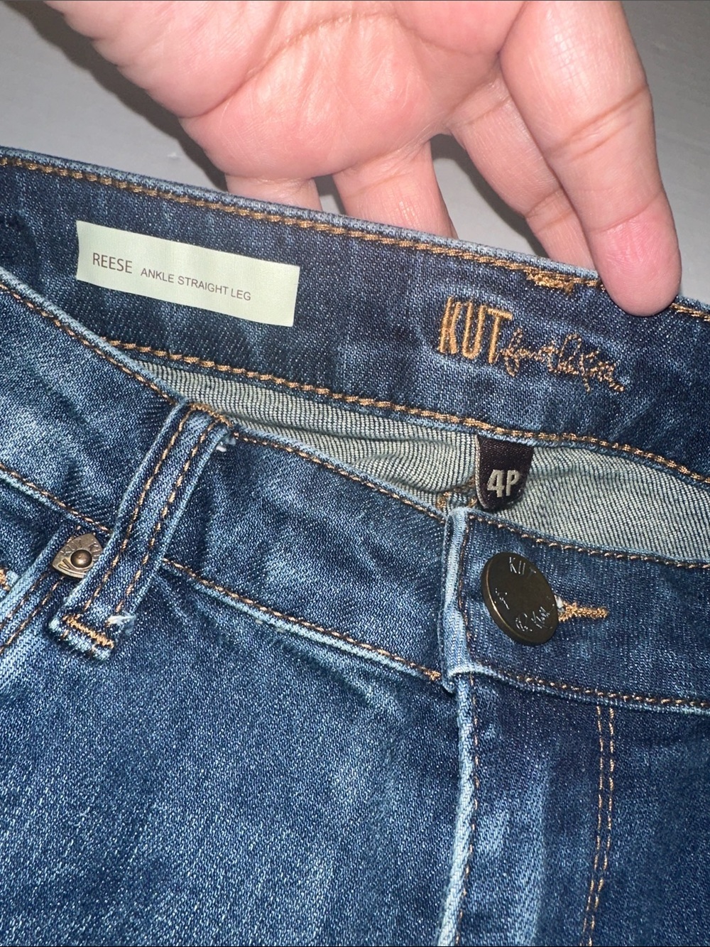 Kut from the Kloth Ankle Straight Leg Reese Cropped Denim Womens 4 Petite - Picture 3 of 7